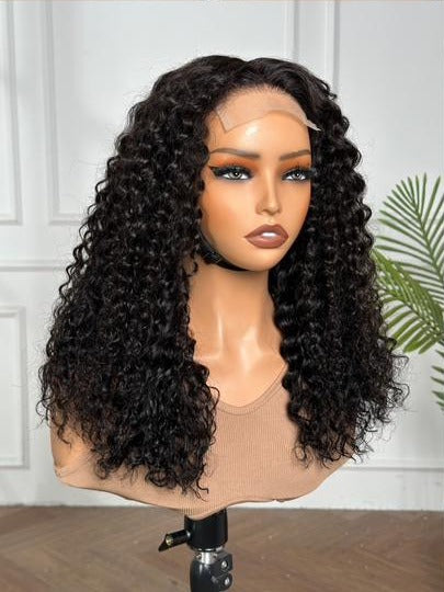 16" Posh Curl Wig – Classic Black